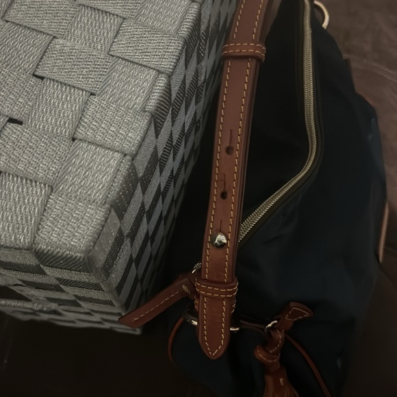 Dooney &Bourke Navy Blue Shoulder Bag pink inside brown leather strap & tassels - Picture 10 of 10